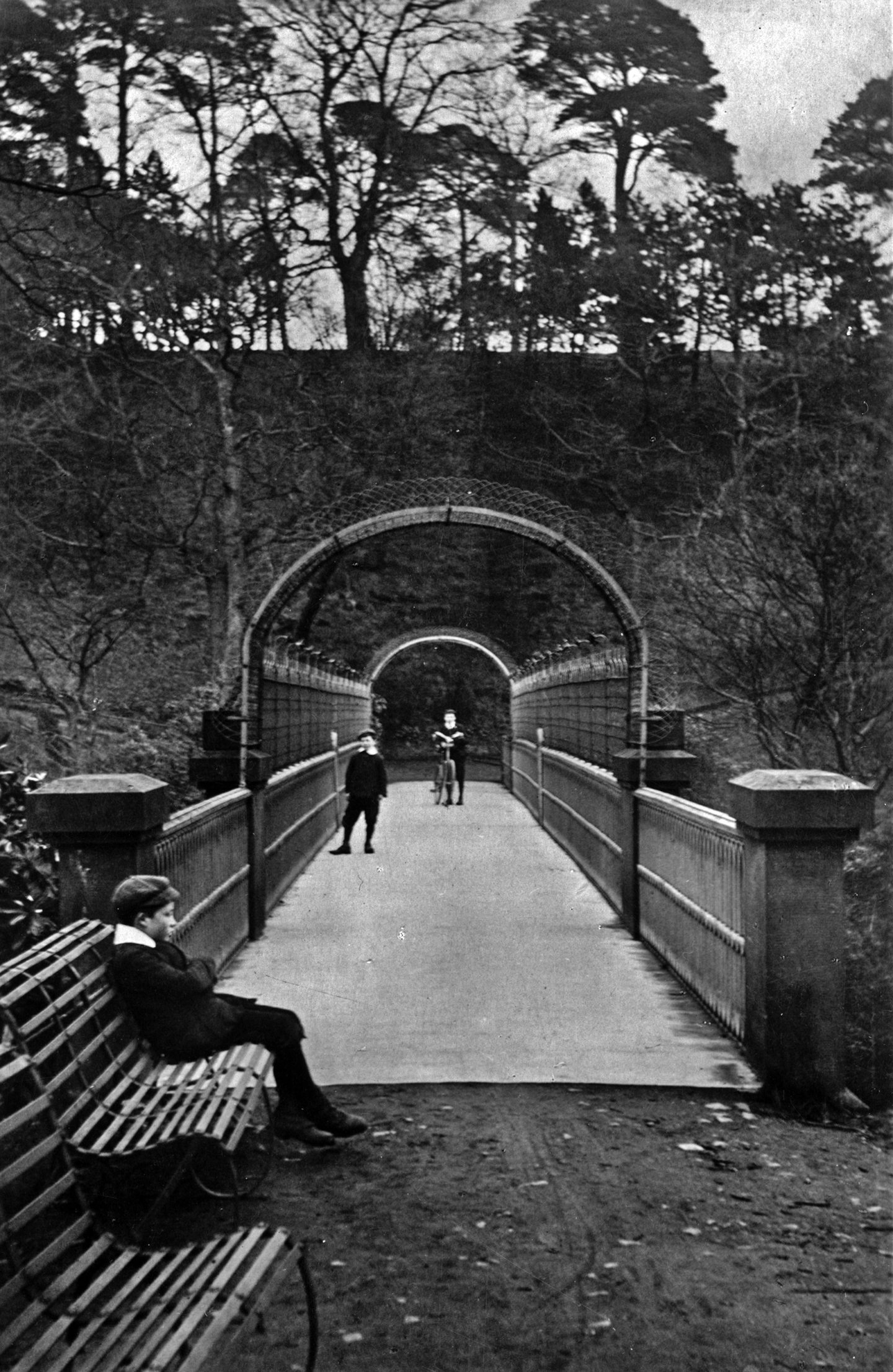 Children on the Balgay Park bridge in Dundee