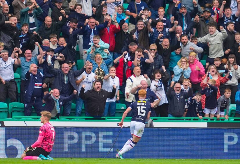 Simon Murray with the late equaliser. Image: Simon Wootton/SNS