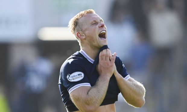 Curtis Main frustrated at full-time after Dundee drew with St Mirren. Image: Rob Casey/SNS