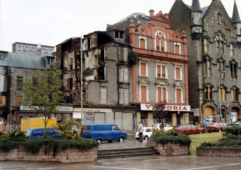 Demolition work at Victoria Road beside the cinema in 1990. 