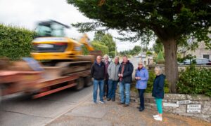 Petition organiser Ian Nimmo White (second left) with concerned fellow residents of Gowanbank. Image: Kim Cessford/DC Thomson