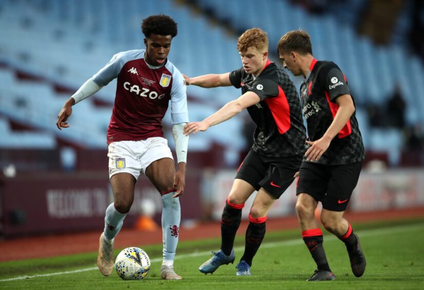 Luca Stephenson, centre, harries Carney Chukwuemeka, now of Chelsea, during the 2021 FA Youth Cup final