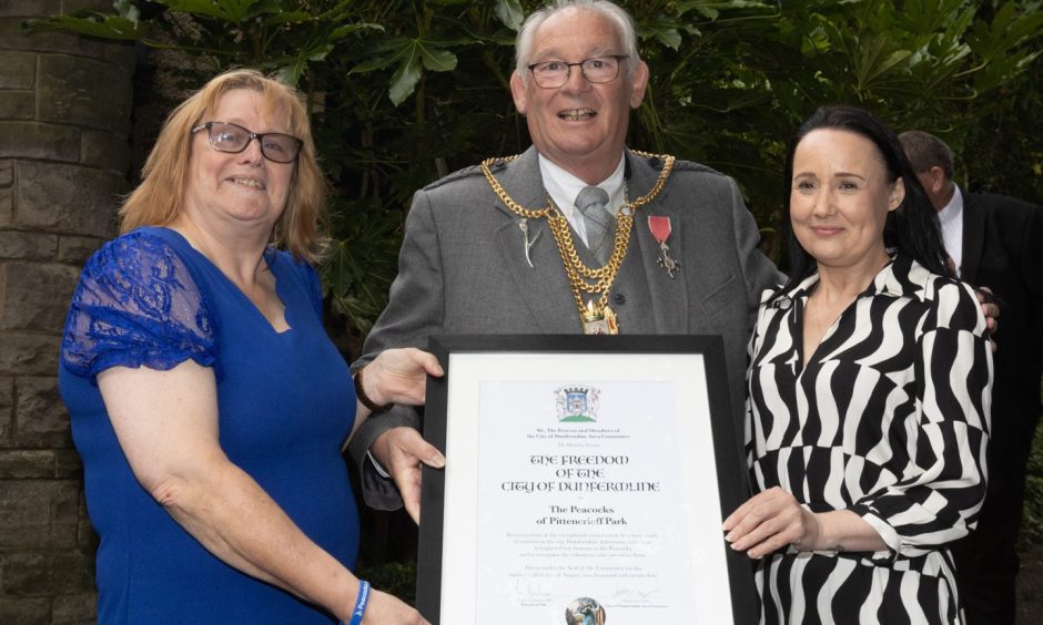 Dunfermline peacocks receive freedom of the city