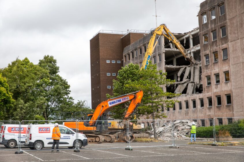 The Glenrothes landmark building being torn down.