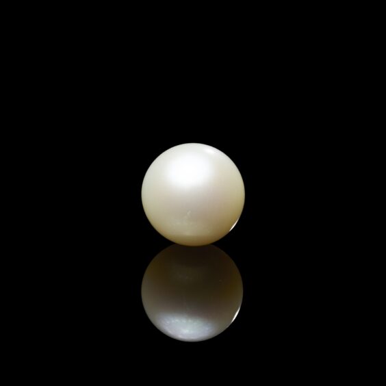 Close up of Abernethy pearl