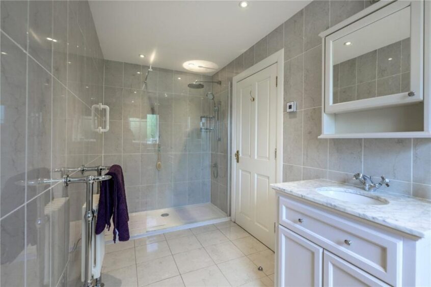 An en-suite shower room. 