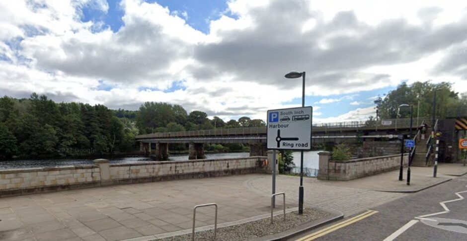 Public slipway to River Tay off Tay Street, Perth