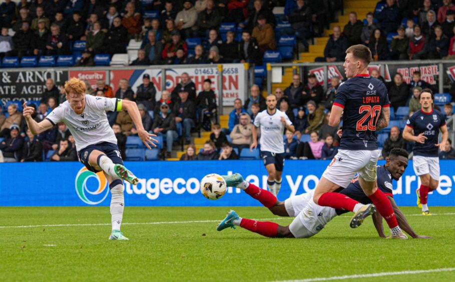 Simon Murray saw a first-half goal ruled out for offside. Image: Paul Devlin/SNS