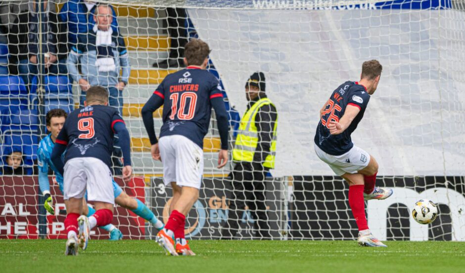 Jordan White makes it 2-0 right on half-time. Image: Paul Devlin/SNS