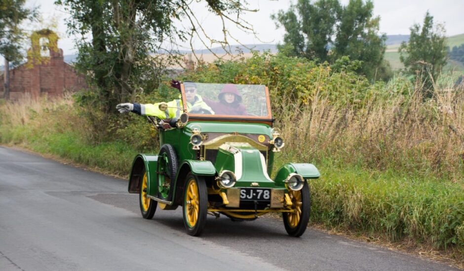 Veteran car club tour of Angus.