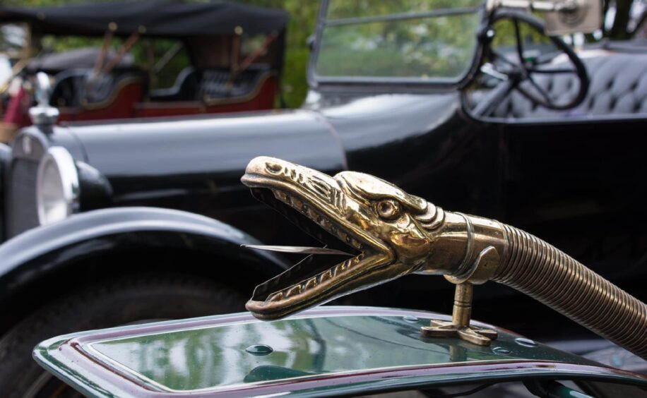 Veteran Car Club tour of Angus.