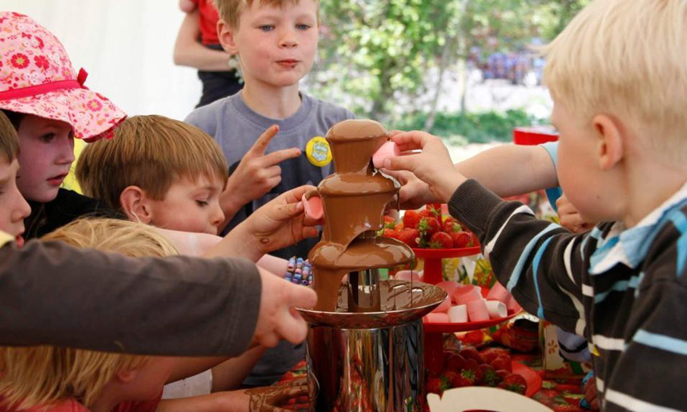 Getting stuck into a chocolate fountain at Cairnie Fruit Farm near Cupar. Image: Cairnie Fruit Farm.