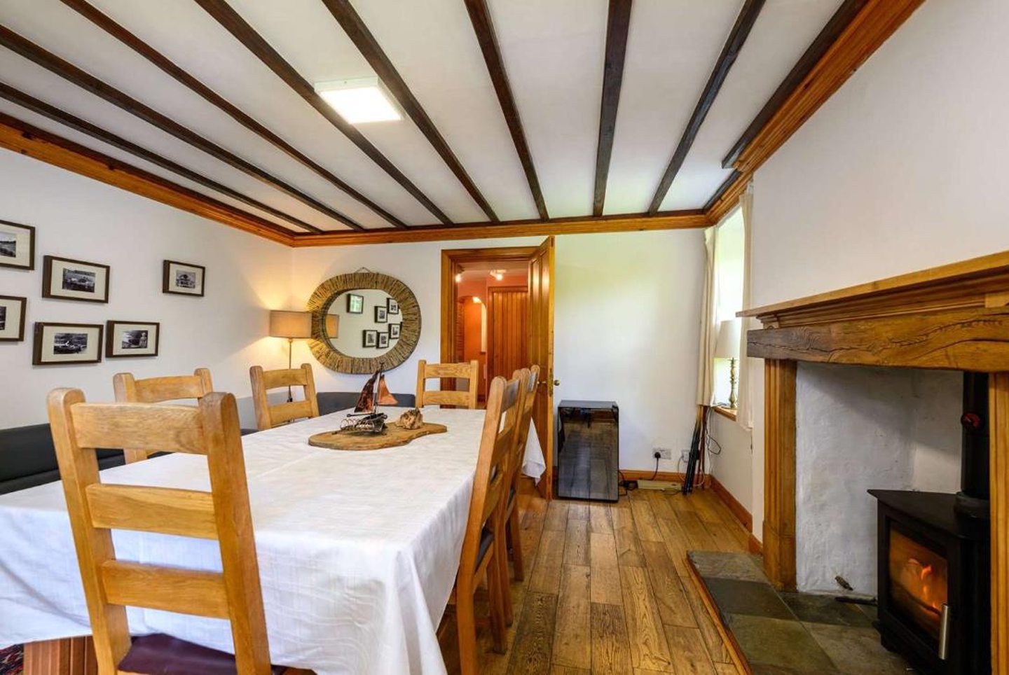 Ferry Cottage dining room.