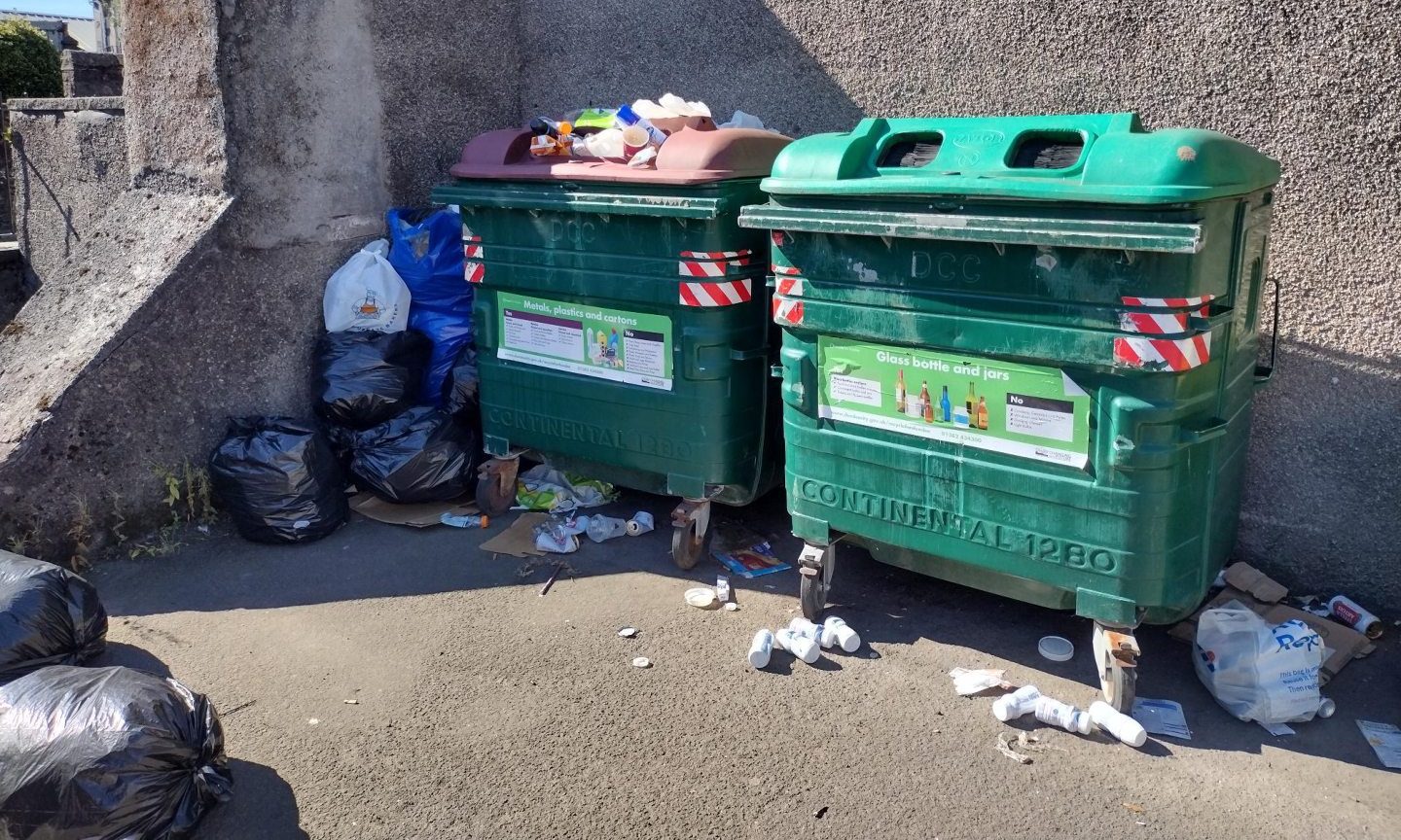 Overflowing bins on Fort Street in Broughty Ferry