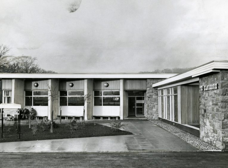 the outside of Claverhouse Bar in 1959. 