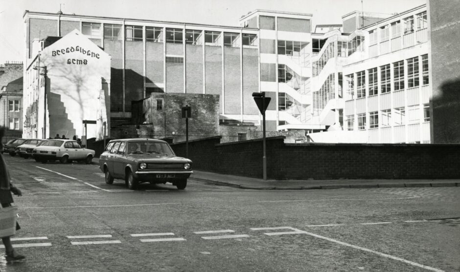 Cars parked outside the pub in 1979.