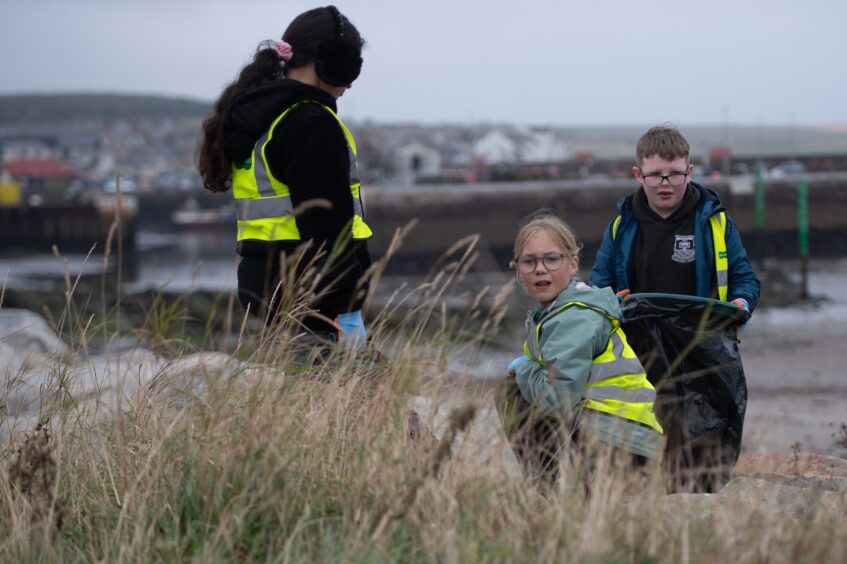 Ladyloan pupils take part in beach clean at Arbroath.