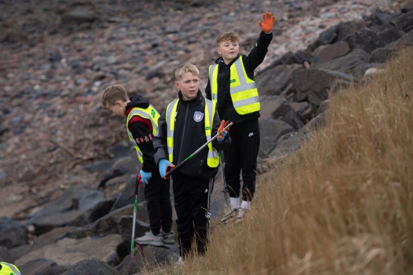 Pupils beach clean at Inchcape Park in Arbroath.