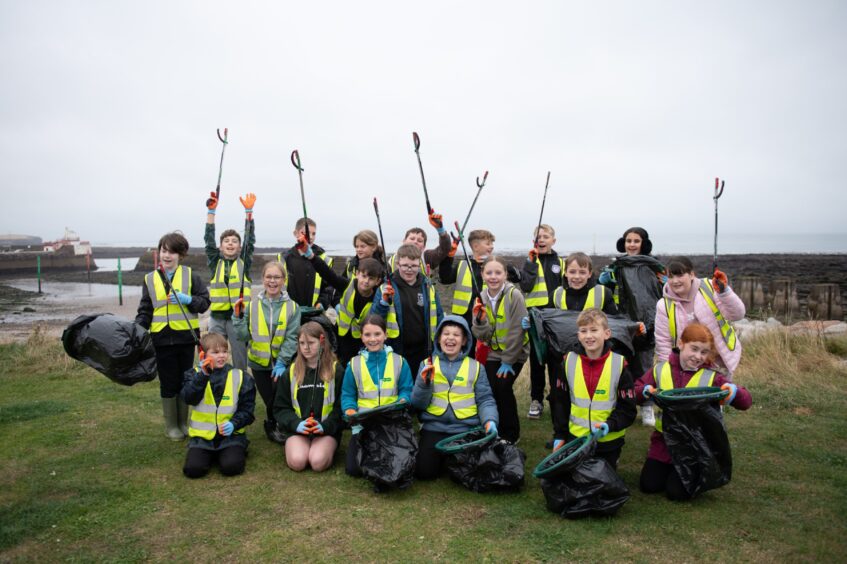 Ladyloan pupils in Great East Coast Beach Clean