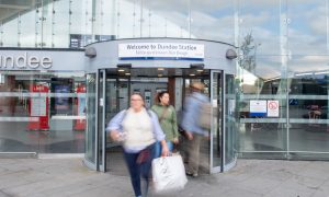 Train passengers make their way in and out of Dundee train station. Image: Kim Cessford/DC Thomson.