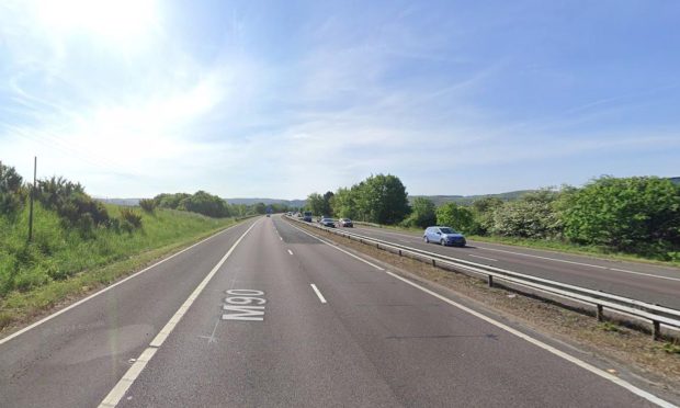 M90 near Bridge of Earn.