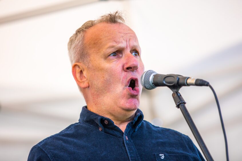 Pete Wishart. 