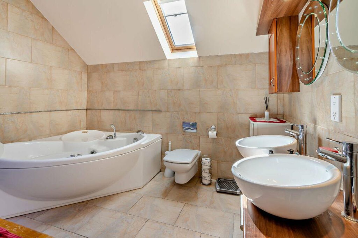 A jacuzzi bath in the master ensuite.