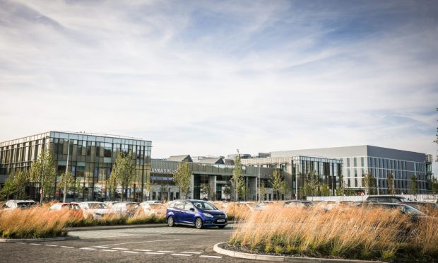 Dunfermline Learning Campus schools exterior photo