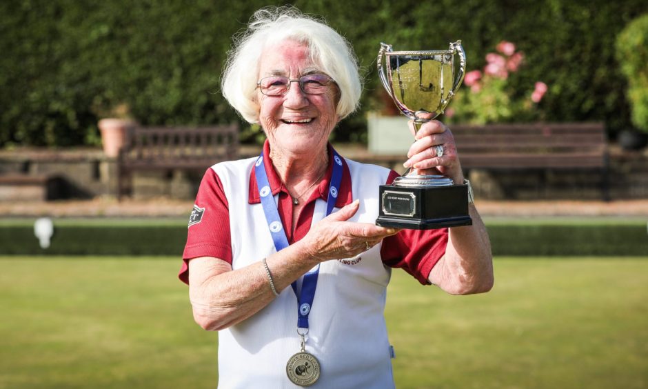 Dundee gran Sylvia Johnston has gone on to become a para bowls champion after experiencing sight loss