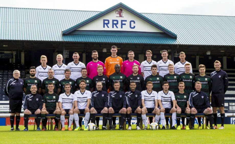 The Raith Rovers team photo from 2014/15.