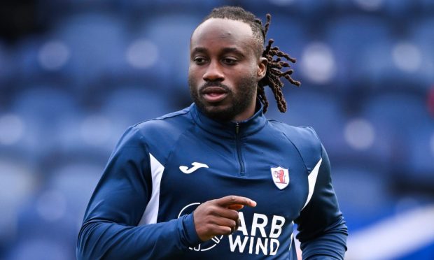 Fankaty Dabo warms up with Raith Rovers.