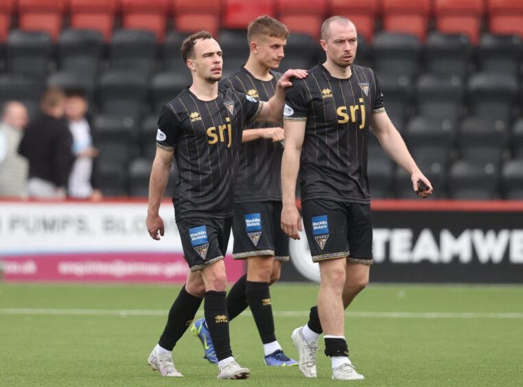 Dunfermline pair Chris Hamilton and Craig Wighton share a few words following the draw with Airdrie.