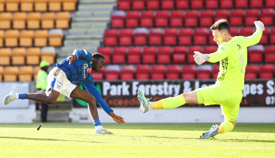 Benji Kimpioka makes it 1-0. 