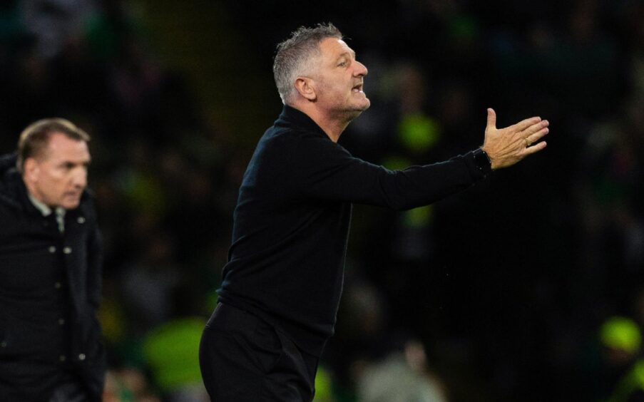 Tony Docherty encourages his Dundee side at Celtic Park. Image: Craig Foy/SNS