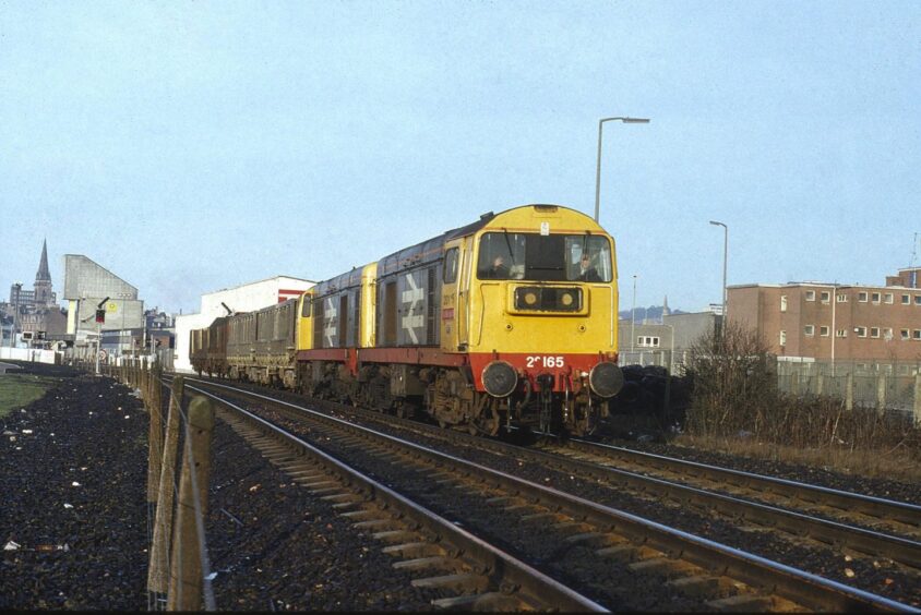 20165 and 20138 pulling a lime train in March 1991. 