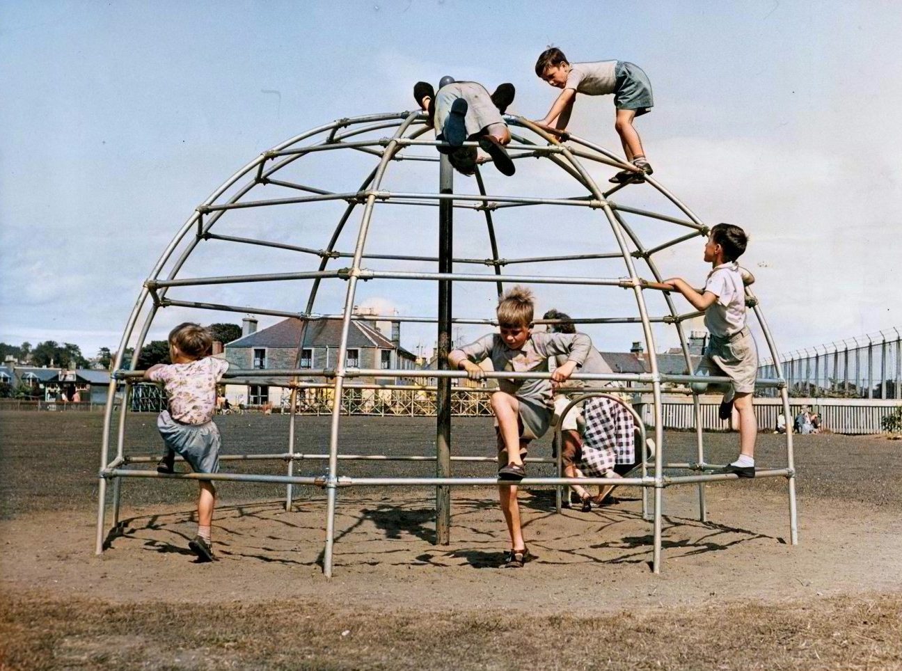 Youngsters playing at Castle Green in Broughty Ferry in 1960. 