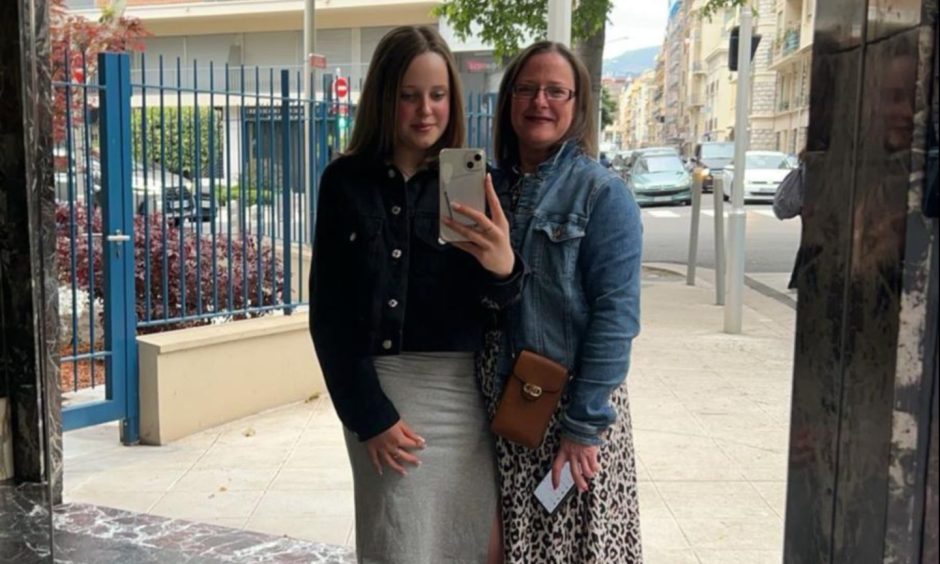 Orlagh Smith (left) with mum Kelly.