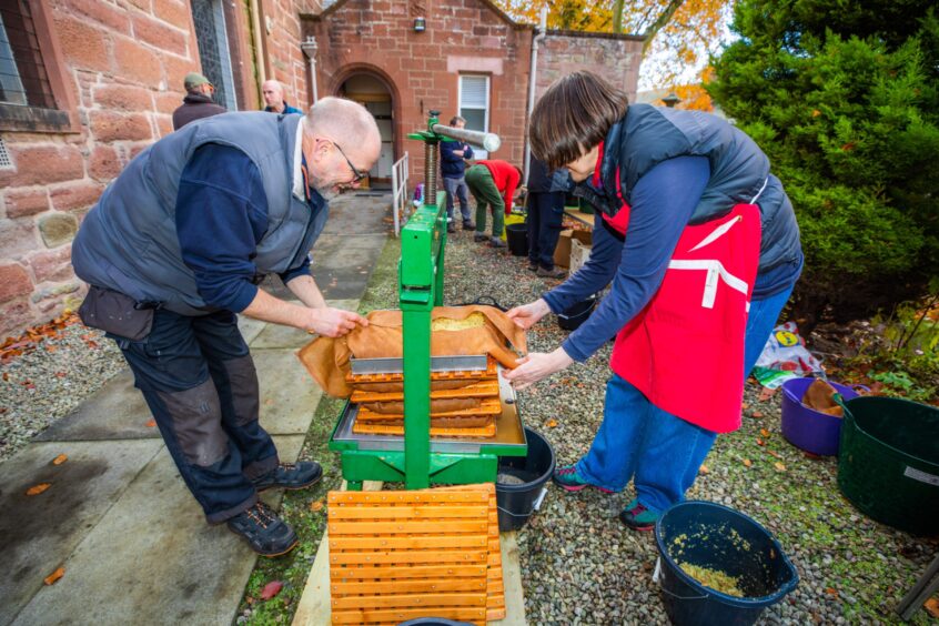 Apple pressing at Sustainable Kirriemuir event.