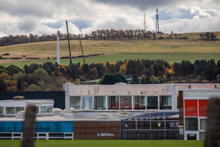 Aviva turbine viewed from Viewlands Road, Perth