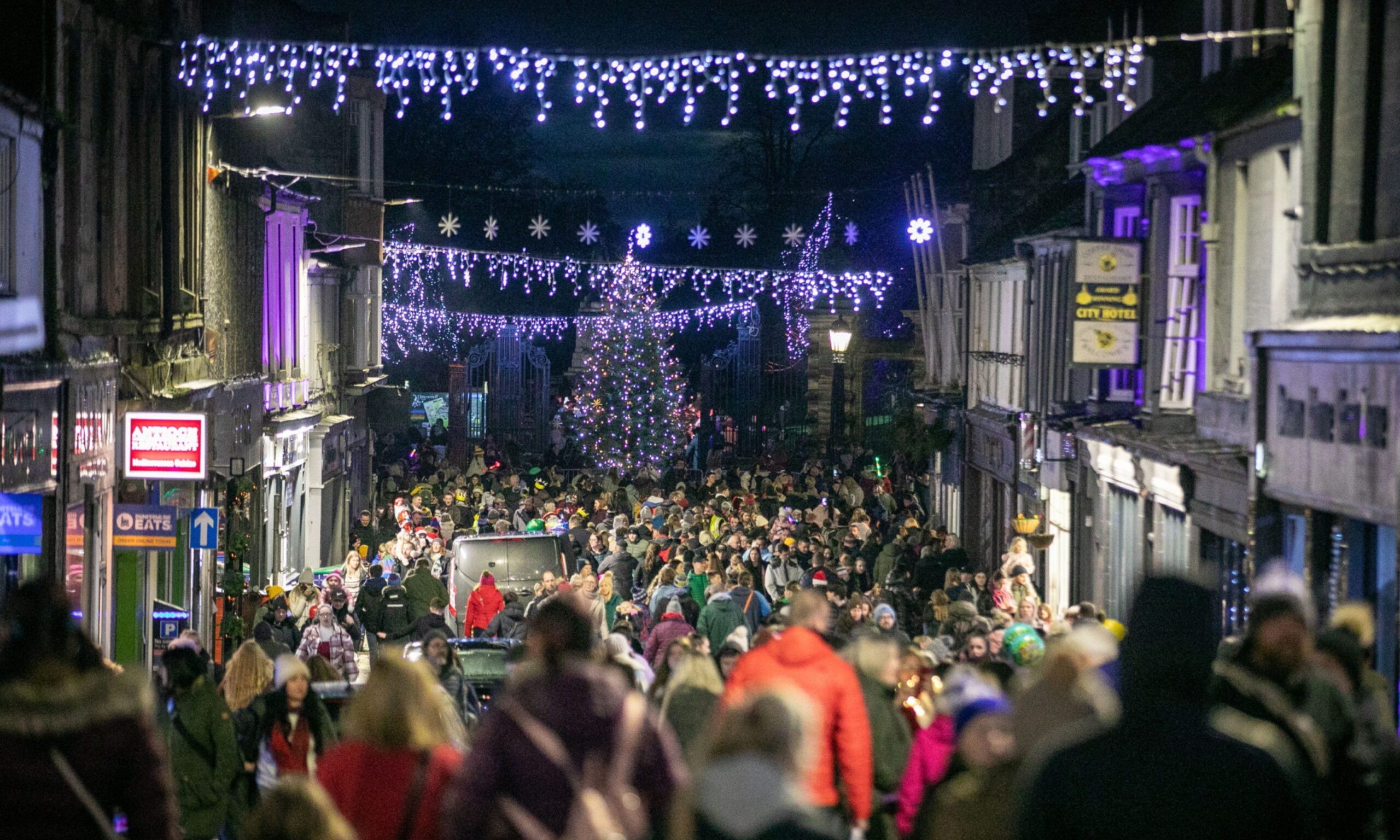 Dunfermline Christmas lights in 2022. Image: Steve Brown/DC Thomson