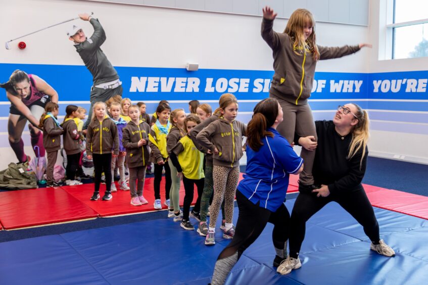 Brownies from 4th Brownies Monifieth, 20th Brownies Broughty Ferry and 30th Brownies Barnhill take part in Cheerleading with Dundee Tribe Cheerleaders