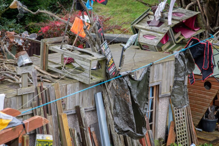 Dalgety Bay art row