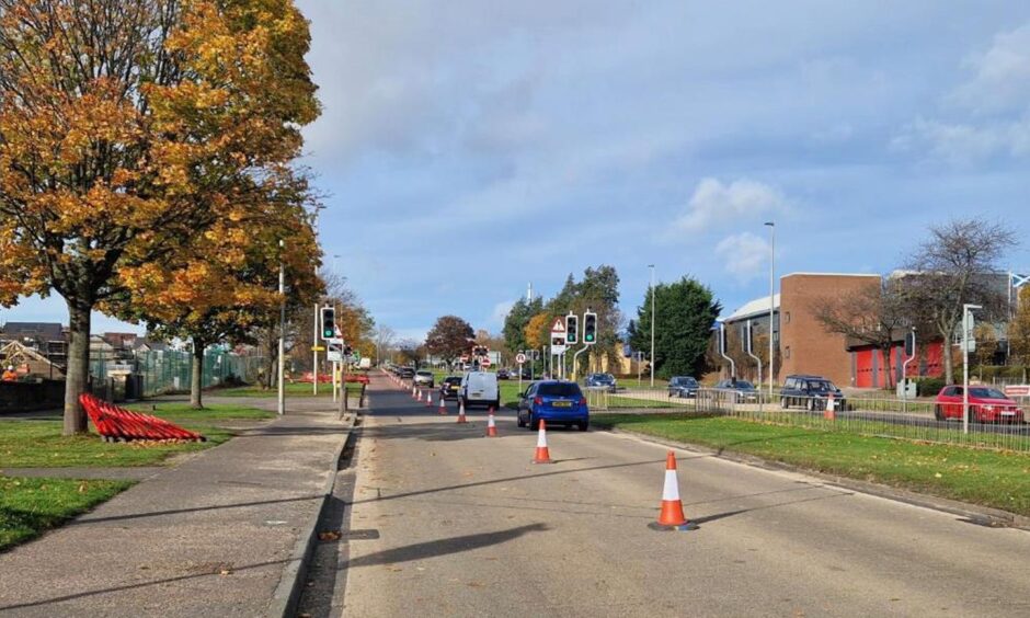 A lane of the Kingsway is closed. 