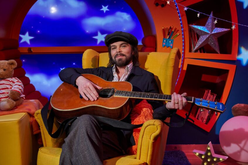 Gaz Coombes on CBeebies Bedtime Stories.