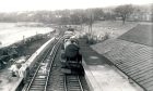 A train passing Magdalen Green in Dundee in 1949. Image: DC Thomson.