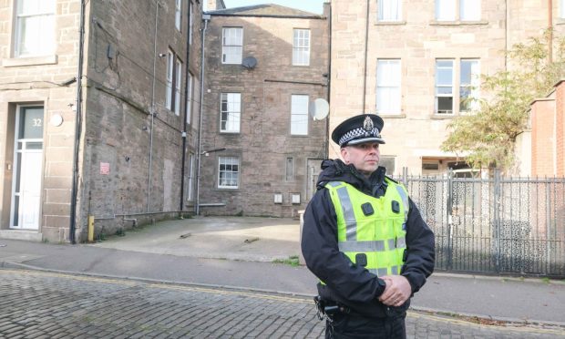 Police at Cowgate, Dundee