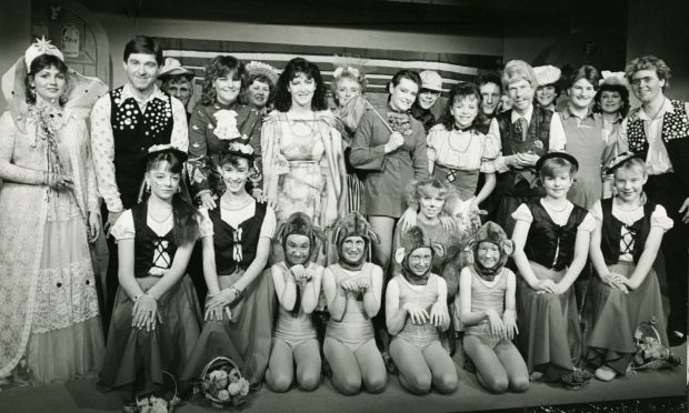 Dundee Dramatic Society dress rehearsal for Dick Whittingham in 1986. Image: DC Thomson.