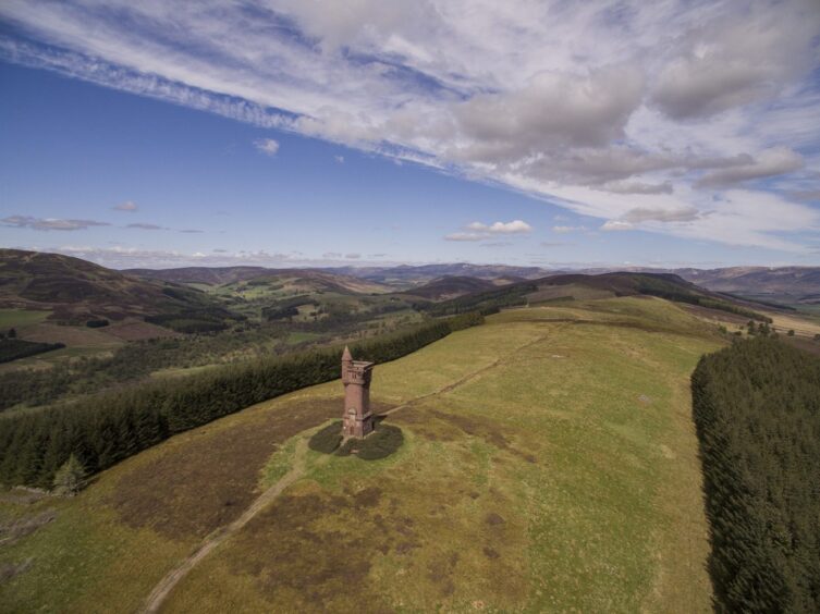 The Airlie Monument.