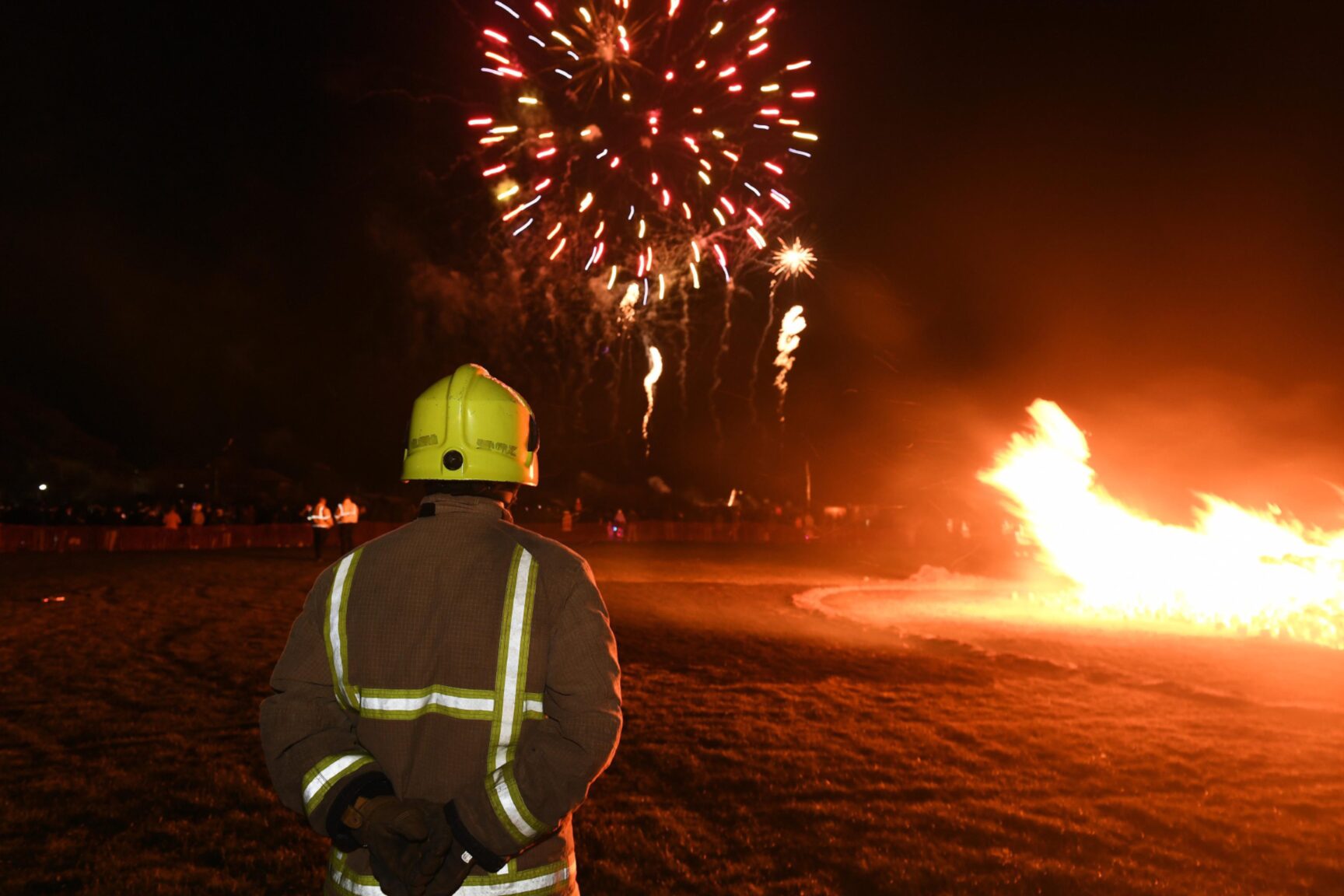 23 Buckhaven fireworks and funfair pictures as crowds have a blast