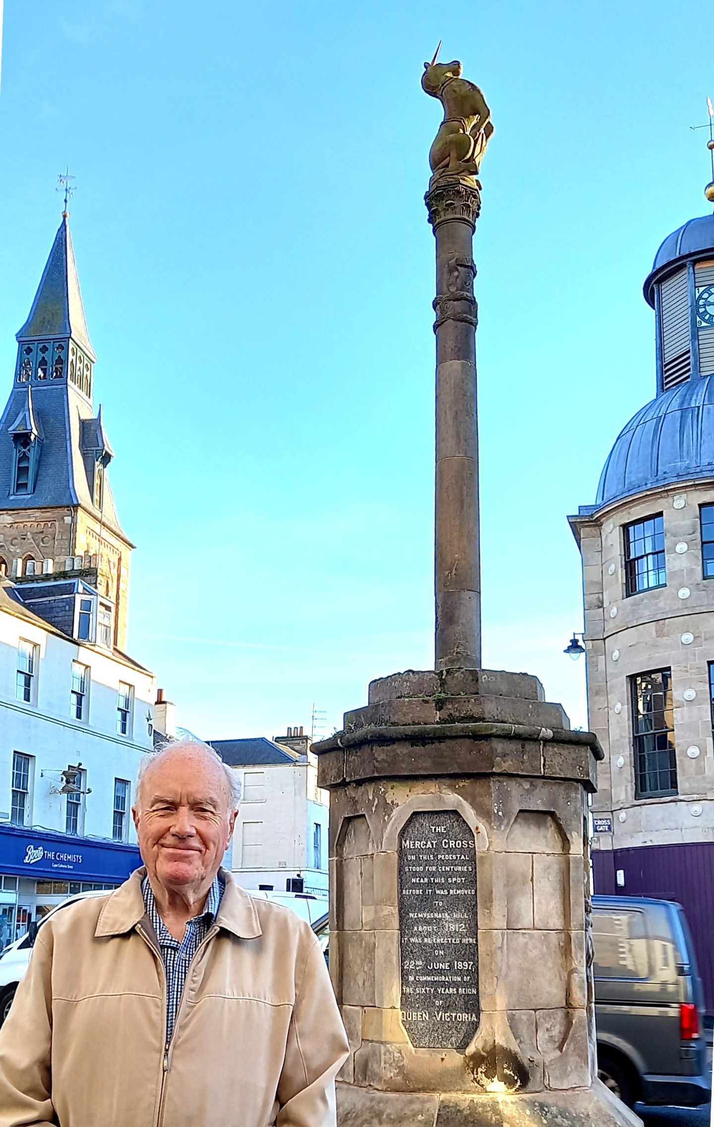 Author Charles Bradbury at Cupar mercat cross. 